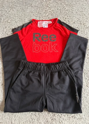 Reebok Kids' Performance Sportswear Set: Bold Red Tee & Black Training Pants Original Sport Crossfit, marque: Reebok, état: Neuf sans étiquette, taille: 5 ans / 110 cm, 10,00 €, 11,20 € Protection acheteurs incluse