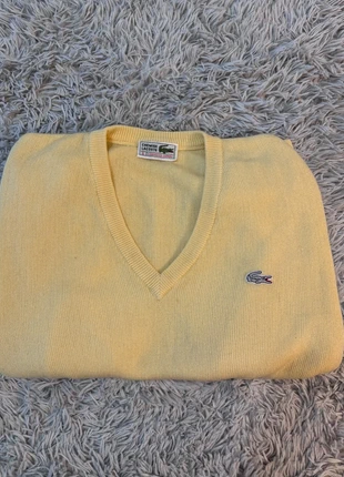 pull Lacoste col v jaune poussin, marke: Lacoste, zustand: Gut, größe: L / 40 / 12, 12,00 €, 13,30 € inklusive Vinted-Käuferschutz