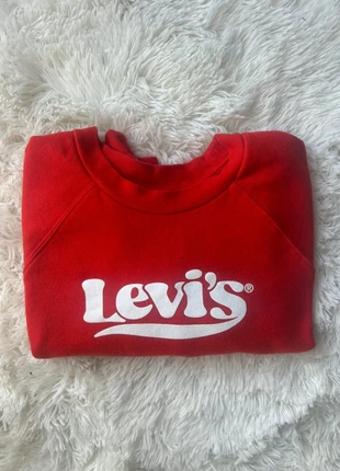 Pull Croc top Levi’s femme taille M couleur rouge, marque: Levi's, état: Neuf sans étiquette, taille: M, 14,00 €, 15,40 € Protection acheteurs incluse