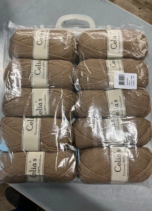 Lot 10 Pelotes de Laine Celia's Taupe, brand: LAINE, condizioni: Nuovo con cartellino, €9.99, €11.19 include la Protezione acquisti Pro