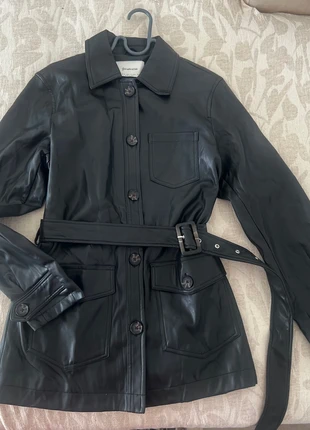 Magnifique Veste ceintrée stradivarius neuve, marque: Stradivarius, état: Neuf sans étiquette, taille: S / 36 / 8, 15,00 €, 16,45 € Protection acheteurs incluse