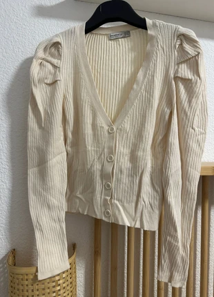 Cárdigan cropped de Stradivarius con mangas abullonadas, marque: Stradivarius, état: Très bon état, taille: S / 36 / 8, 8,00 €, 9,10 € Protection acheteurs incluse