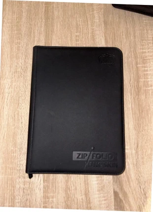 Binder Xenoskin 3x3, marke: xenoskin, zustand: Gut, 12,00 €, 13,30 € inklusive Vinted-Käuferschutz