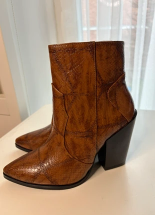 Bottines marron, marque: Ideal shoes, état: Neuf sans étiquette, taille: 37, 10,00 €, 11,20 € Protection acheteurs incluse