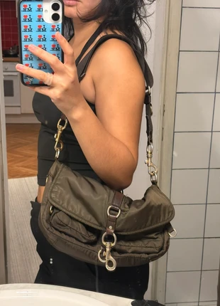 Buckle Bag from Miu Miu, marke: Miu Miu, zustand: Zufriedenstellend, 140,00 €, 147,70 € inklusive Vinted-Käuferschutz