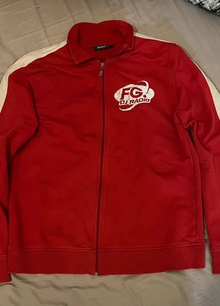 Vintage 90s red zip up jacket « radio fm », brand: Hanes, condition: Good, size: XL, €8.00, €9.10 includes Buyer Protection