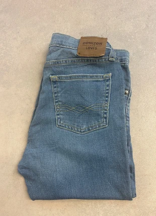 Jean bleu clair coupe droite – Levi’s Denizen – Taille W27  S  Lot W1L9, état: Très bon état, taille: S / 36 / 8, 24,00 €, 25,90 € Protection acheteurs incluse