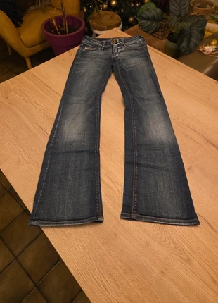 Jean 🚺 Y2k Diesel evasé Taille Basse | TUe 34, marque: Diesel, état: Très bon état, taille: XS / 34 / 6, 20,00 €, 21,70 € Protection acheteurs incluse