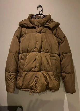 Doudoune ZARA Oversized – Couleur Camel / Kaki – Taille L/XL, marke: Zara, zustand: Sehr gut, größe: XL, 19,99 €, 21,69 € inklusive Vinted-Käuferschutz