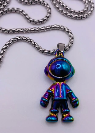 Bellissima collana in acciaio con ciondolo piccolo astronauta colorato stilizzato, marca: Bobidibu, estado: Nuevo sin etiquetas, 7,40 €, 8,47 € Protección al comprador incluida