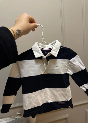 Tommy hilfiger polo met lange mouwen, merk: Tommy Hilfiger, staat: Heel goed, maat: 18-24 maanden / 86 cm, € 15,00, € 16,45 inclusief Kopersbescherming