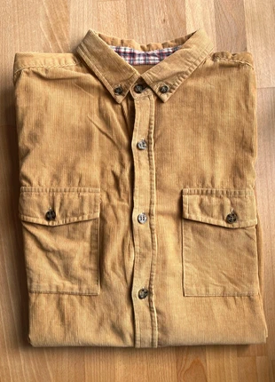 Camisa de pana marrón, marca: Pull & Bear, estado: Bom, tamanho: M, €10.00, €11.20 inclui Proteção do Comprador