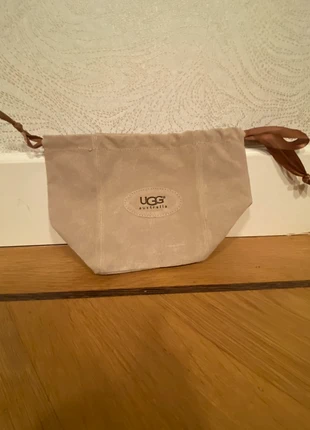 UGG tasje, marque: UGG, état: Très bon état, 3,50 €, 4,38 € Protection acheteurs incluse