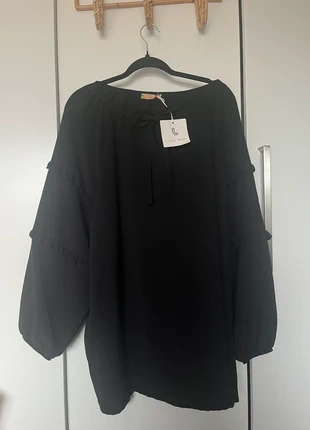 Blouse met ruffles Curved Angels, merk: Curved Angels, staat: Nieuw met prijskaartje, maat: Universele maat, € 7,50, € 8,58 inclusief Kopersbescherming