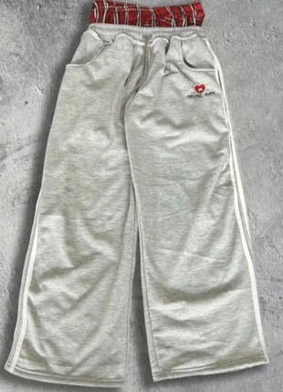 Jogging gris Y2K – cœur rouge “Deliric Even”, marque: y2k, état: Très bon état, taille: M, 42,90 €, 45,75 € Protection acheteurs incluse