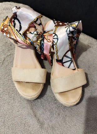 Compensées, marque: Intuition, état: Très bon état, taille: 36, 15,00 €, 16,45 € Protection acheteurs incluse