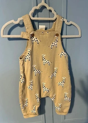 next beige dungaree 1-3 month, marke: Next, zustand: Gut, größe: 1-3 Monate / 56, 3,69 €, 4,57 € inklusive Vinted-Käuferschutz