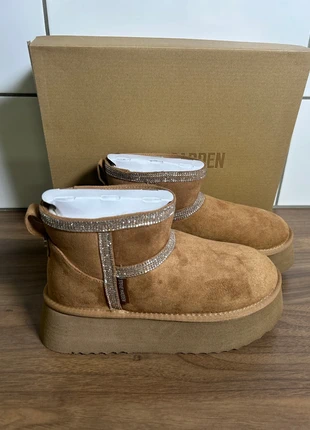 Steve Madden boots 37 – Plateformes fourrées – Neuf – Marron / Beige #163, marke: Steve Madden, zustand: Neu, mit Etikett, größe: 37, 56,00 €, 59,50 € beinhaltet Vinted-Käuferschutz Pro