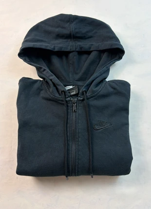 Veste Nike à capuche, logo cœur noir, taille S, marque: Nike, état: Très bon état, taille: S, 19,00 €, 20,65 € Protection acheteurs incluse