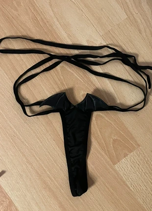 NEUF - string noir taille unique - lingerie sensualité charme, brand: Les autres, condizioni: Nuovo senza cartellino, €5.00, €5.95 include la Protezione acquisti