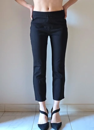 Pantaloni neri United Colors of Benetton • Black straight trousers • Pantalon noir droit • Pantalón, marque: United Colors of Benetton, état: Très bon état, taille: L / 40 / 12, 8,00 €, 9,10 € Protection acheteurs incluse