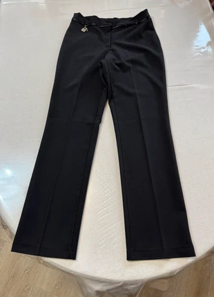Pantalon chic noir droit Made in Italy détail satin et breloque cadenas, merk: Made In Italy, staat: Heel goed, maat: L / 40 / 12, € 10,00, € 11,20 inclusief Kopersbescherming