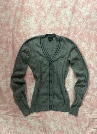Cardigan grigio, brand: Piazza Italia, condizioni: Nuovo senza cartellino, taglia: S / IT 40 / EU 36, €5.00, €5.95 include la Protezione acquisti