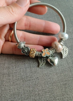 Braccialetto donna con ciondoli, état: Très bon état, 6,00 €, 7,00 € Protection acheteurs incluse