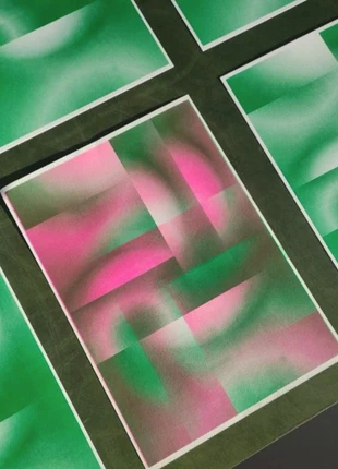 Roze/groene risoprint, merk: Original, staat: Nieuw met prijskaartje, € 9,00, € 10,15 inclusief Kopersbescherming