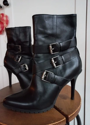 Bottes en cuir neuves à talons aiguilles, marque française André, taille 35, domina sexy, marca: André, estado: Nuevo sin etiquetas, tamaño: 35, 69,00 €, 73,15 € Protección al comprador incluida