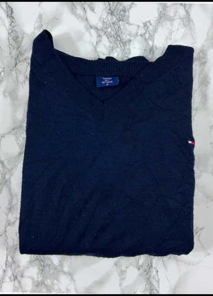 Pull Tommy Hilfiger Bleu Marine / Col V / Logo brodé / Taille M/L Femme, marque: Tommy Hilfiger, état: Très bon état, taille: M / 38 / 10, 15,00 €, 16,45 € Protection acheteurs incluse