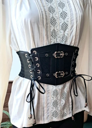 Ceinture corset cuir pu noire et argentée lacets dentelle, brand: Jade&clarisse, condition: Very good, size: Adjustable, €15.00, €16.45 includes Buyer Protection Pro