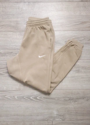 jogging / pantalon nike swoosh beige logo blanc brodé taille S homme - SKU 152, brand: Nike, condizioni: Ottime, taglia: S, €27.99, €30.09 include la Protezione acquisti Pro