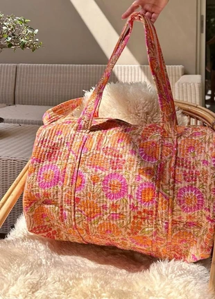 Sac de voyage en tissu matelasse avec bandouliere, marque: Indigo Chic Jaipur, état: Neuf sans étiquette, 49,00 €, 52,15 € Protection acheteurs (Pro) incluse