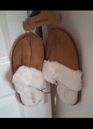 Pepco Beige Cream Fluffy Slippers UK 6–7 – Women’s Faux Fur Slip Ons New, brand: Pepco, condition: New with tags, size: 6.5, £15.00, £16.45 includes Buyer Protection