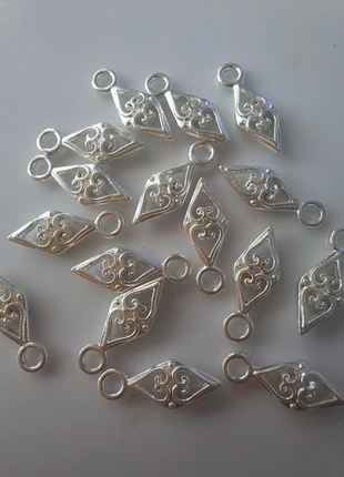 16 stuks kleine hangers bedels zilver grijs metaal, estado: Muito bom, €1.15, €1.91 inclui Proteção do Comprador Pro