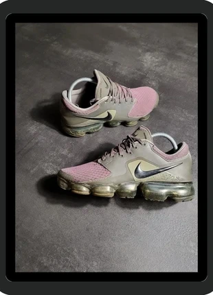 Basket Nike Vapormax GS unisexe taille 39, marque: Nike, état: Très bon état, taille: 39, 24,00 €, 25,90 € Protection acheteurs incluse