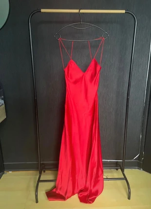 Rode lange jurk, merk: Zara, staat: Veelgebruikt, maat: S / 36 / 8, € 12,00, € 13,30 inclusief Kopersbescherming