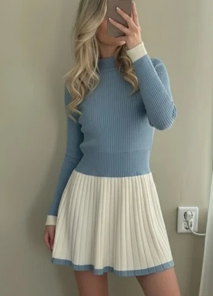 Robe col droit velours côtelé bleu & jupe plissée, merk: Veya Paris, staat: Nieuw zonder prijskaartje, maat: L / 40 / 12, € 33,00, € 35,35 inclusief Kopersbescherming