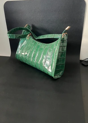 Sac à main vert baguette effet croco brillant, merk: Tendance, staat: Nieuw zonder prijskaartje, € 15,00, € 16,45 inclusief Kopersbescherming
