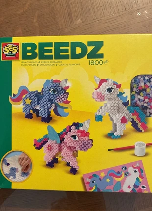 Jeu de perles de repasser Licornes, merk: SES Creative, staat: Nieuw met prijskaartje, maat: 5 jaar / 110 cm, € 5,00, € 5,95 inclusief Kopersbescherming