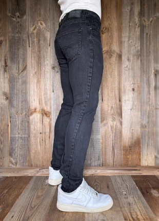 Jean Levi’s Denizen slim noir raccourci en L30, marque: Levi's, état: Très bon état, taille: W32 | FR 42, 36,00 €, 38,50 € Protection acheteurs (Pro) incluse