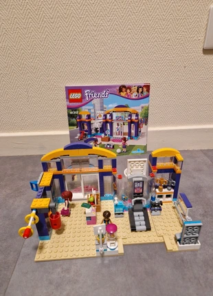 Lego Friends le centre sportif, merk: LEGO, staat: Heel goed, maat: 8 jaar / 128 cm, € 20,00, € 21,70 inclusief Kopersbescherming