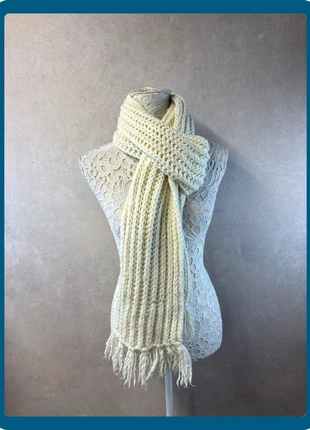 Écharpe épaisse à franges – Lot MI27, condition: Very good, €7.40, €8.47 includes Buyer Protection Pro