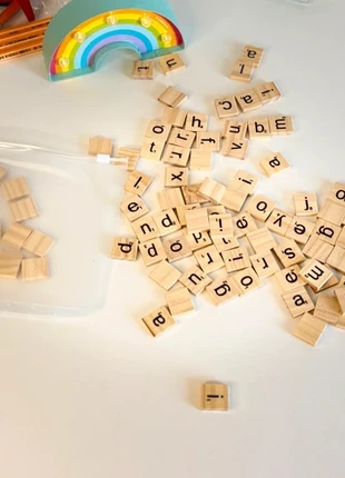 100 Lettres en bois Script pour écrire, lire, marca: Montessori, estado: Muito bom, tamanho: 5 anos / 110 cm, €15.00, €16.45 inclui Proteção do Comprador Pro