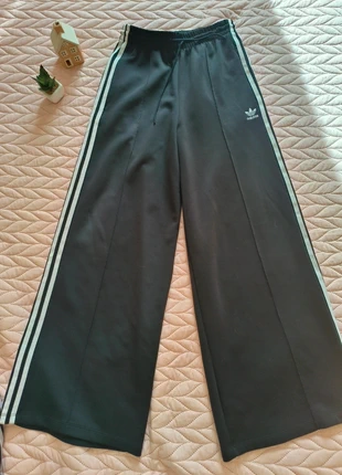 Pantalon extraWideleg Adidas, marque: adidas, état: Très bon état, taille: M / 38 / 10, 59,00 €, 62,65 € Protection acheteurs incluse