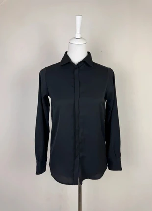 Chemise Yves Saint Laurent Noir - Taille XS - Très bon état, marque: Yves Saint Laurent, état: Très bon état, taille: XS, 40,00 €, 42,70 € Protection acheteurs incluse