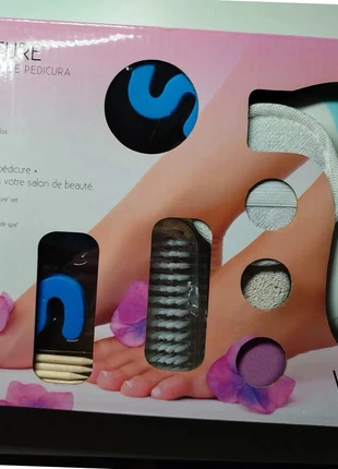 Kit pour pédicure 14 pièces Neuf boite scellée, état: Neuf avec étiquette, 4,50 €, 5,43 € Protection acheteurs incluse