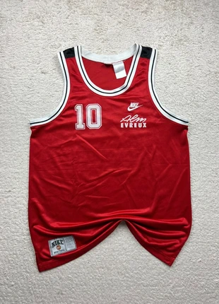 Maillot Basket-ball Nike vintage y2k 90's rouge blanc numéro 10 Evreux - XL homme, marke: Nike, zustand: Sehr gut, größe: XL, 24,90 €, 26,85 € inklusive Vinted-Käuferschutz