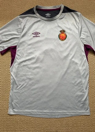Maillot Umbro RCD Mallorca – Édition Entraînement / Vintage Taille M, brand: Umbro, condizioni: Buone, taglia: M, €24.99, €26.94 include la Protezione acquisti Pro